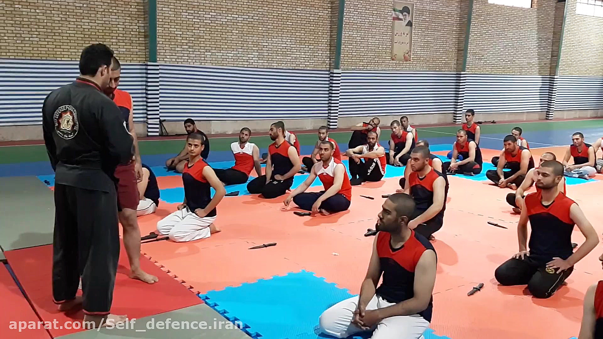 دفاع شخصی پلیس آموزش دفاع سلاح