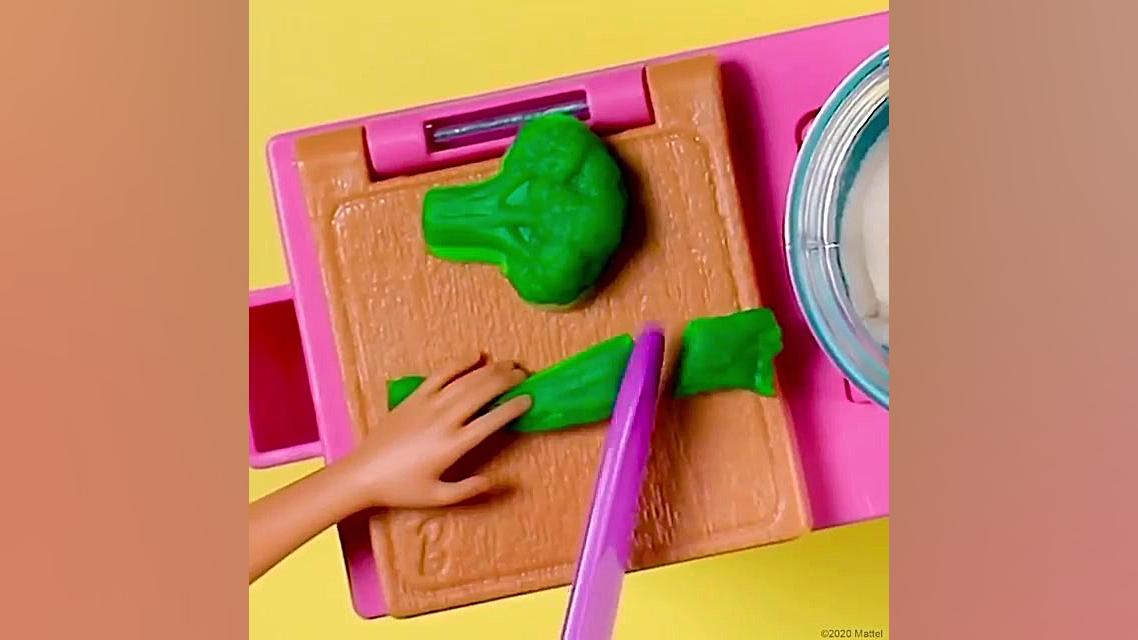 باربی اشپز میشود