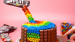 کیک آرایی و تزیین کیک