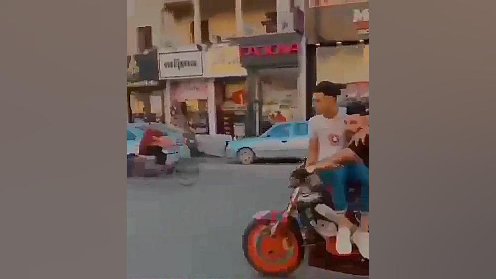 تک چرخ ته خنده دار