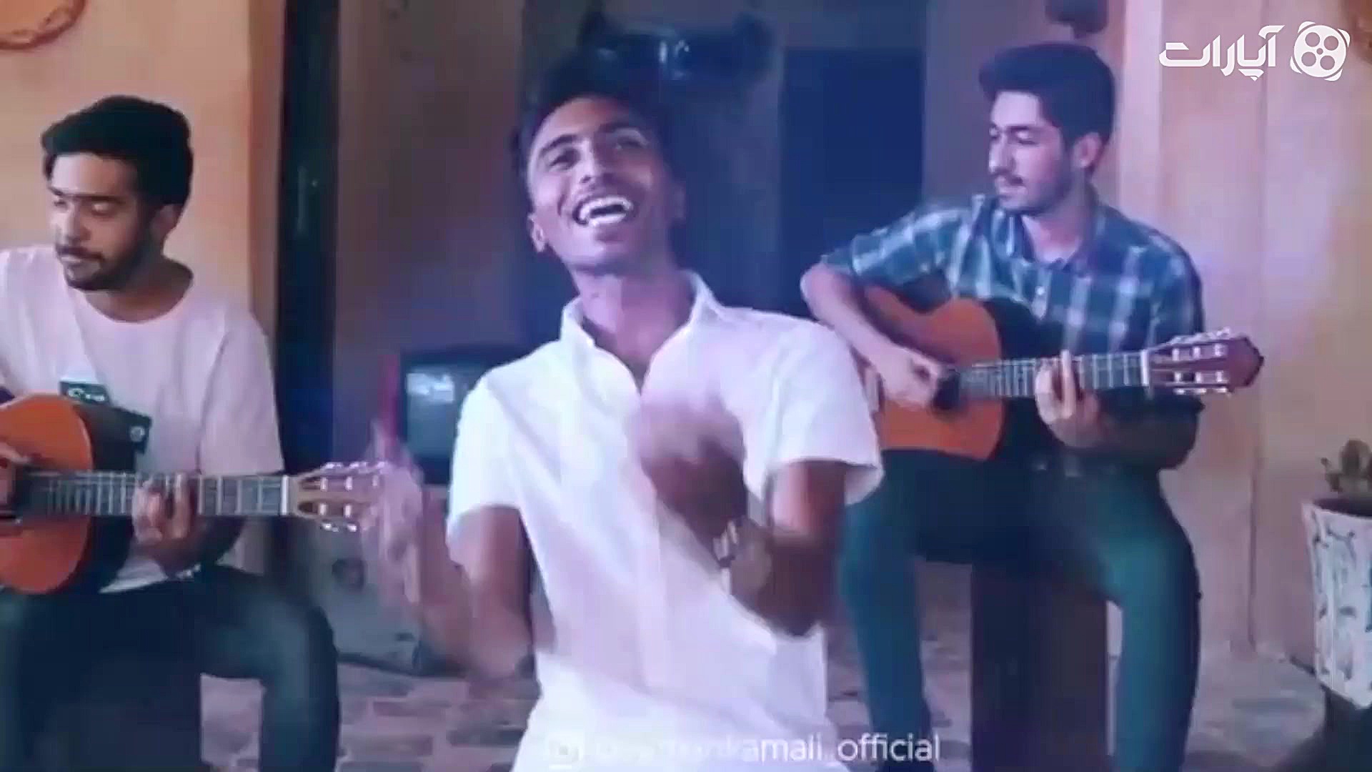 گفتگو با علی بزرکار ترانه سرای...