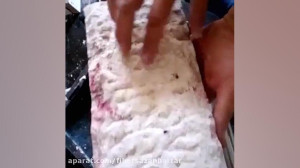 خارج کردن سنگ تیشه ای از قالب...