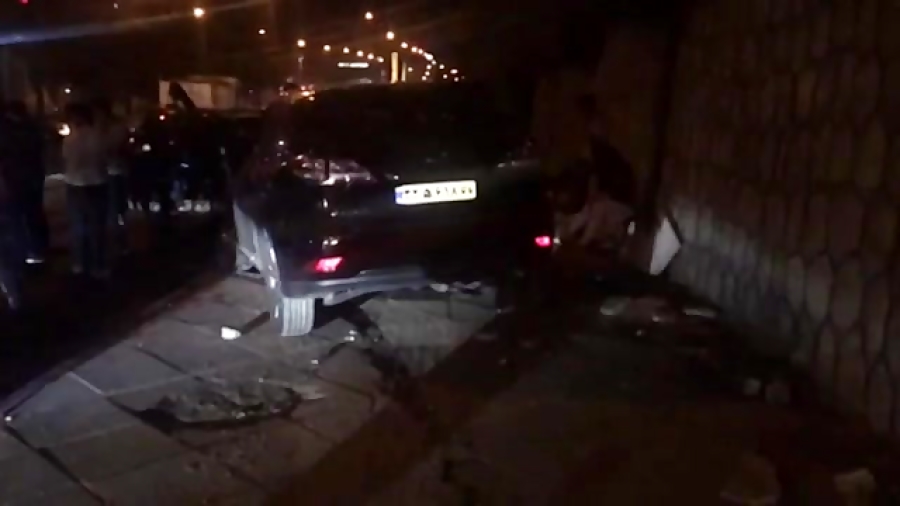 تصادف لکسوس شاسی بلند در اتوبا...