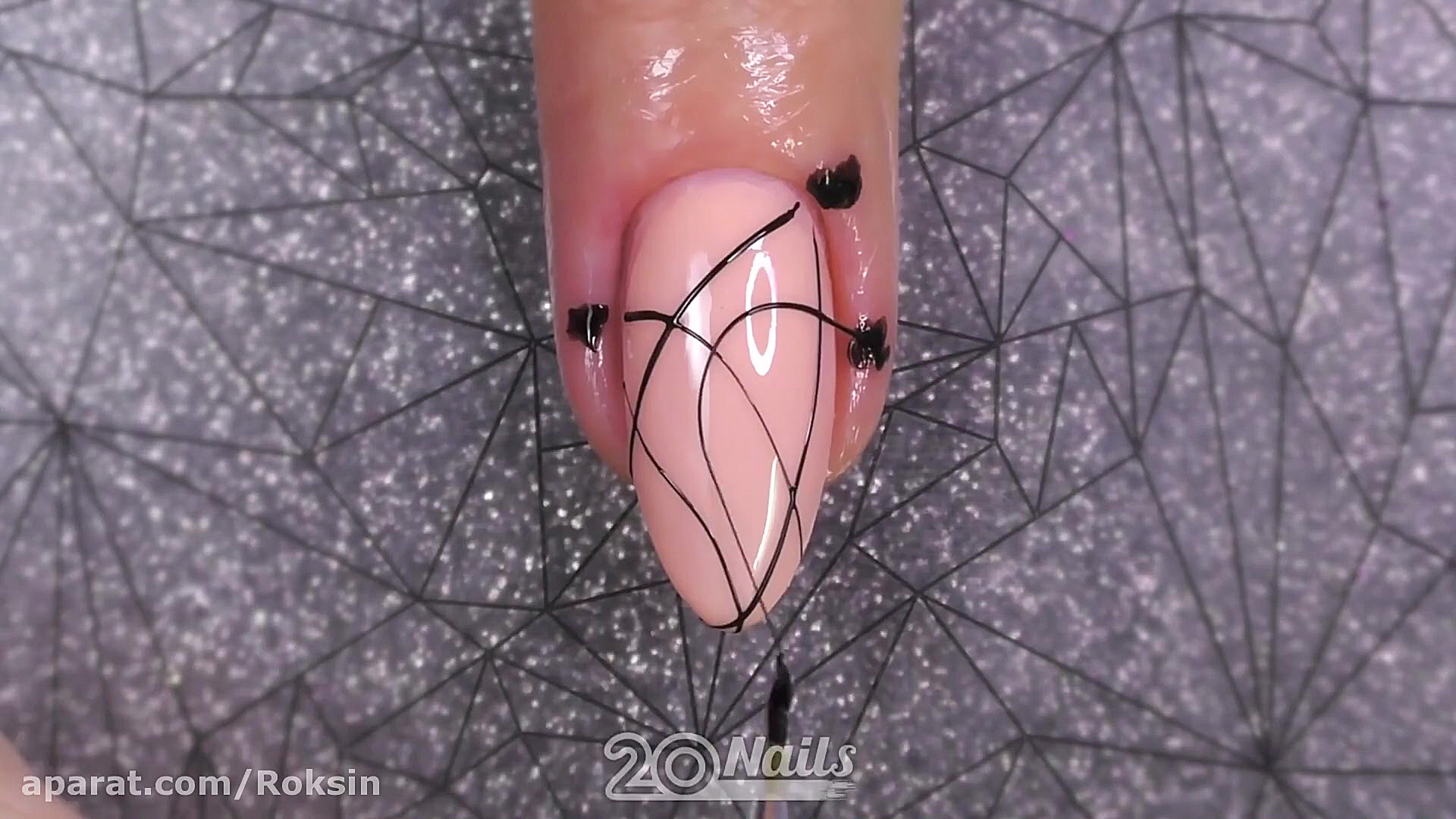 طراحی ناخن ساده با اسپایدر ژل