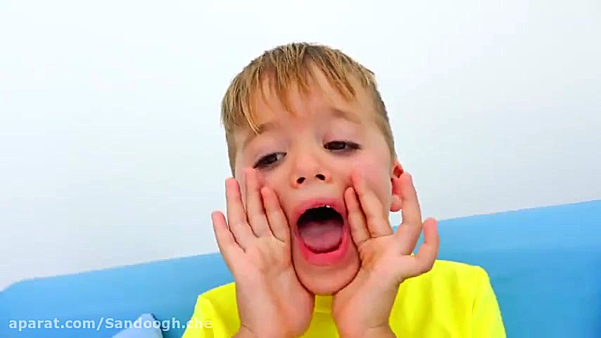 ولاد به دوستش کمک میکنه