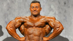 فیت ۲۰۵  غول بدنسازی اصفهان