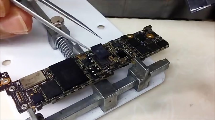 آموزش تعویض آی سی تغذیه آیفون...