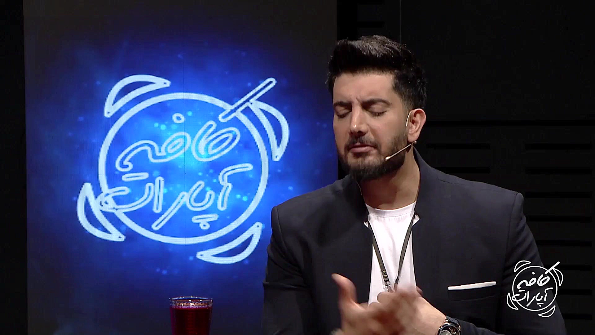 فرزاد فرزین : خواندن ترانه پشت...