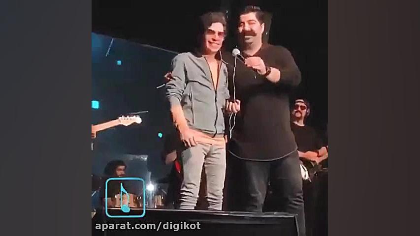 همخوانی بهنام بانی و محسن ابرا...