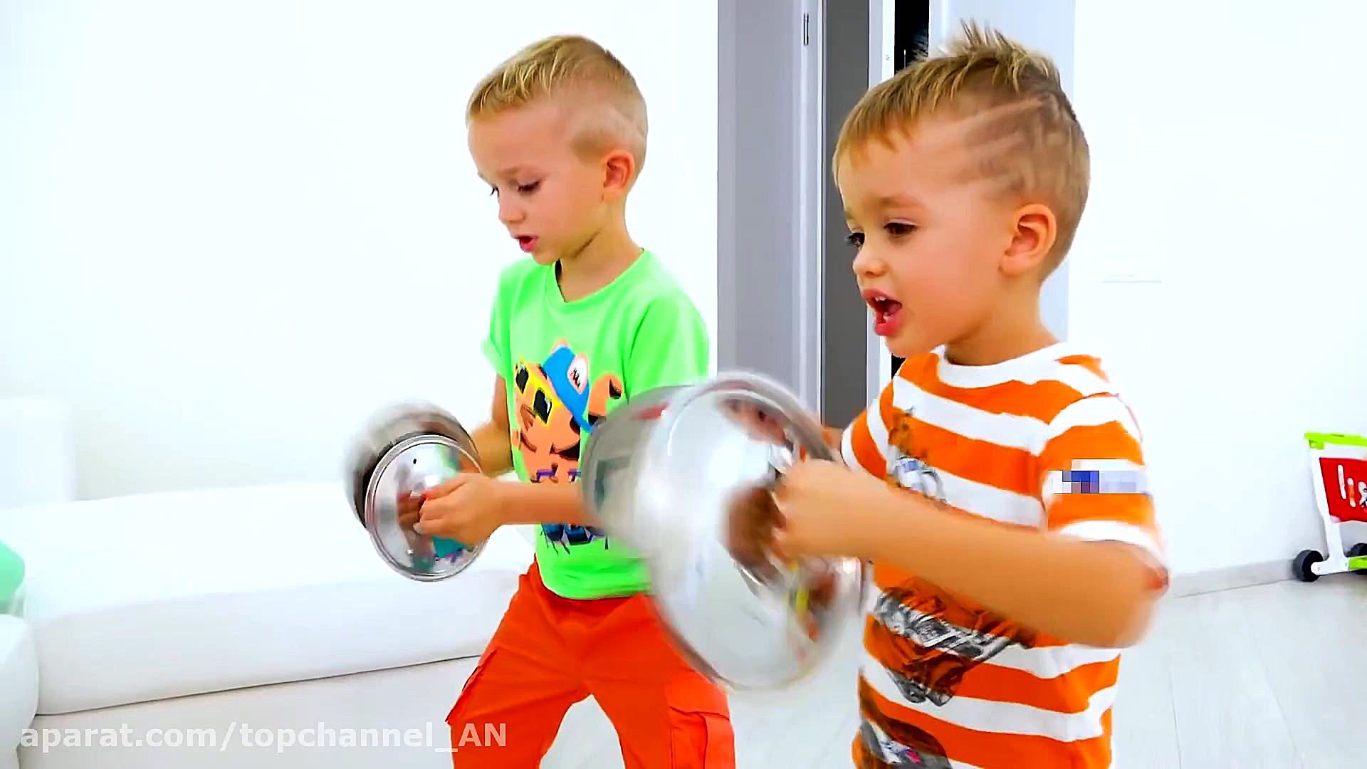 ولاد و نیکیتا  مجموعه ای از سر...