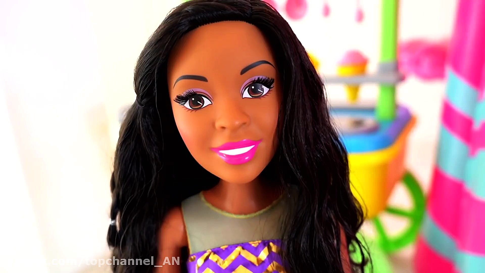 دیانا و روما با عروسک باربی و...