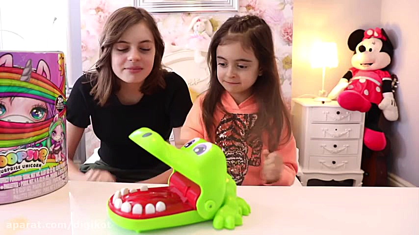 امیلی  ماجراهای امیلی و خواهرش...