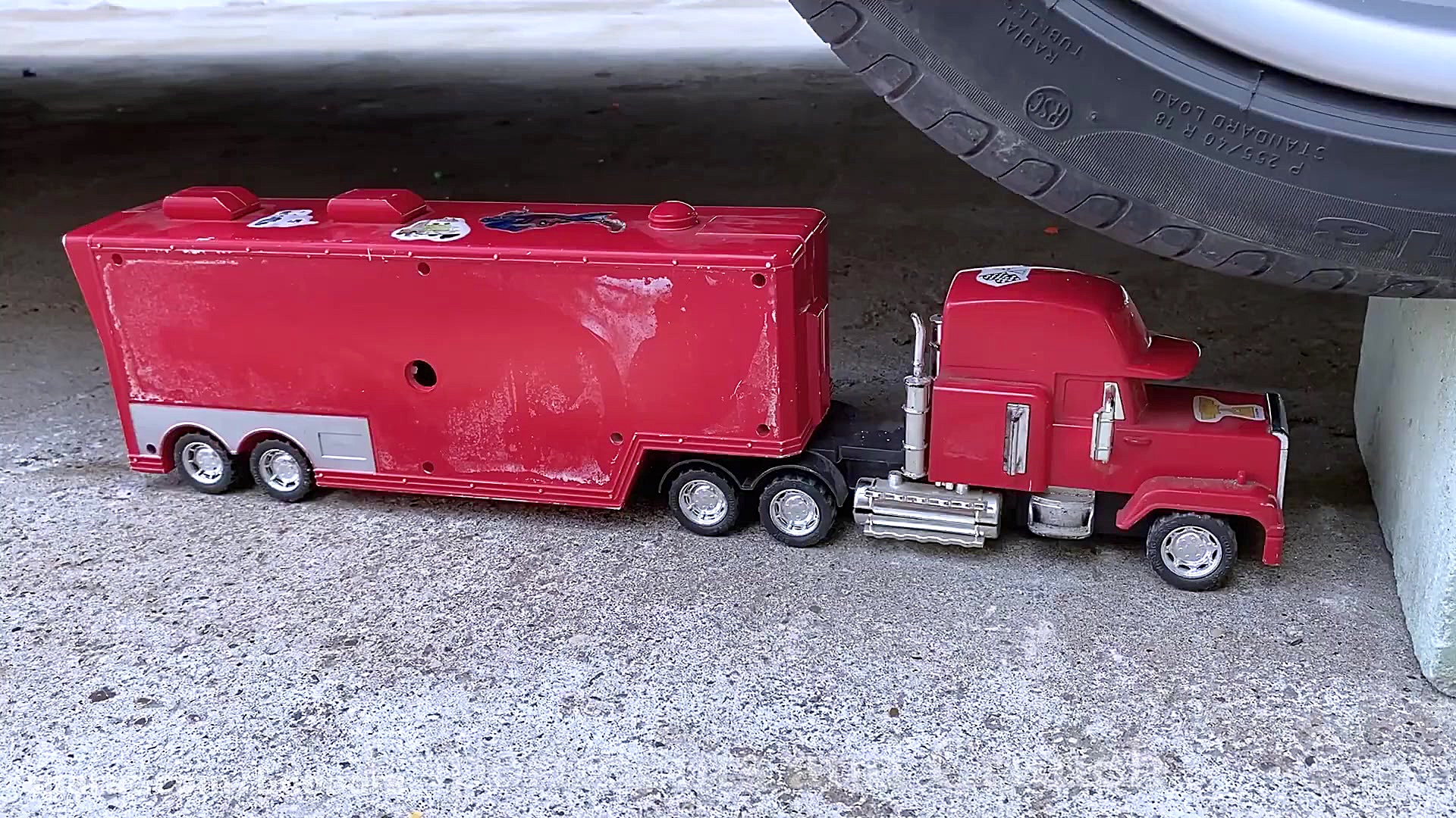 چالش له کردن خوراکی و اسباب با...