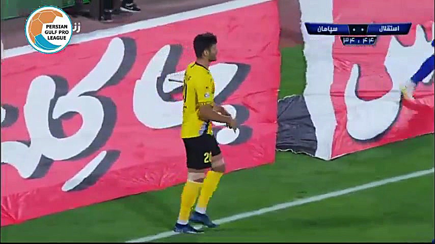 وقتی صدای ضبطی تماشاگران، خیاب...