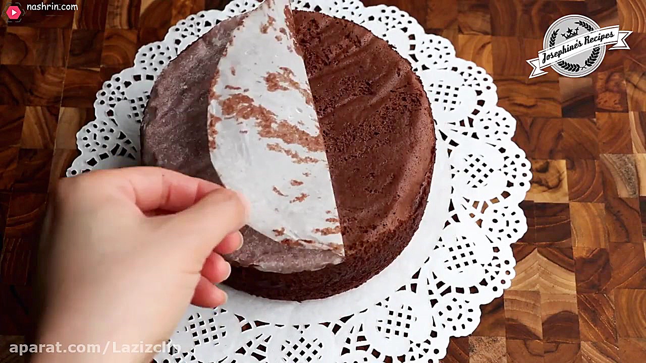 طرز تهیه کیک اسفنجی شکلاتی نرم...