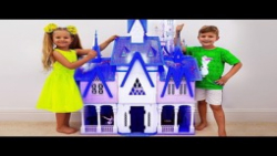 دیانا و روما با اسباب بازی های...