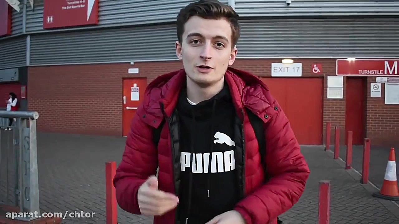 لایی زدن به بازیکنان تیم فوتبا...