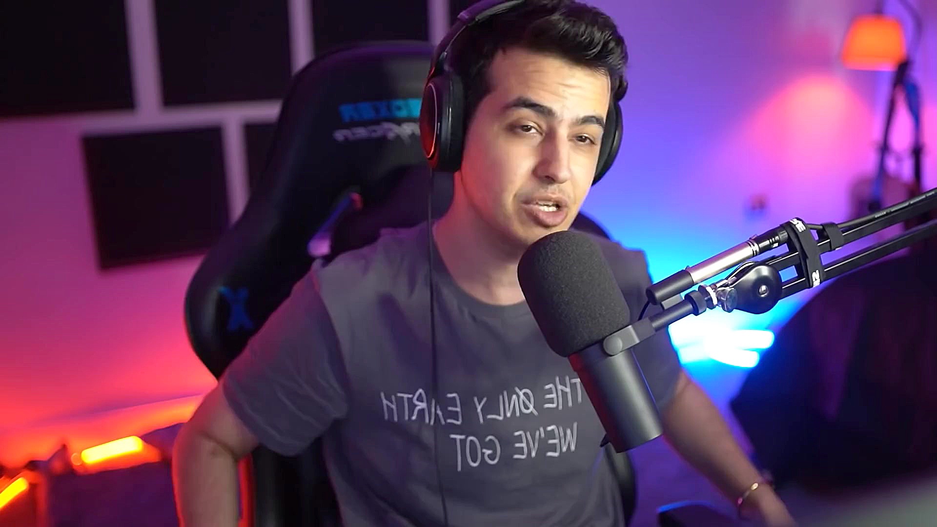 بازیScrutinized با آریا کئوکسر...