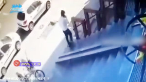 سرخوردن سارق بدشانس هنگام گوشی...