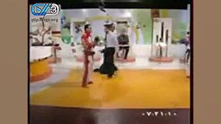 طنز پاره شدن شلوار مجری ایرانی...