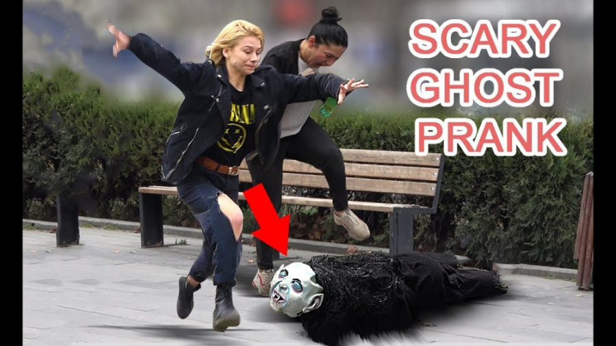 دوربین مخفی  هیولای خزنده