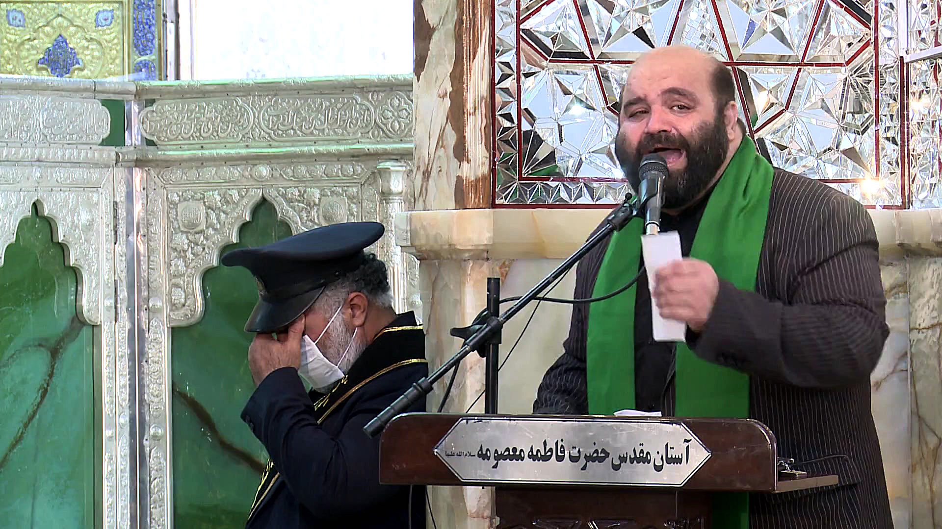 آئین سیاه‌پوشان ضریح مطهر بانو...