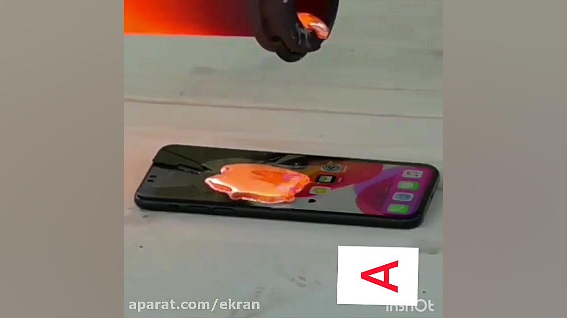 ریختن مواد مذاب روی آیفون ۱۱پر...