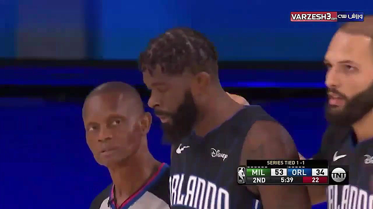 دعوا و درگیری دو بازیکن در دید...