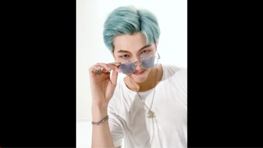 چالش لب&zwnj;خوانی با آهنگ Dyn...