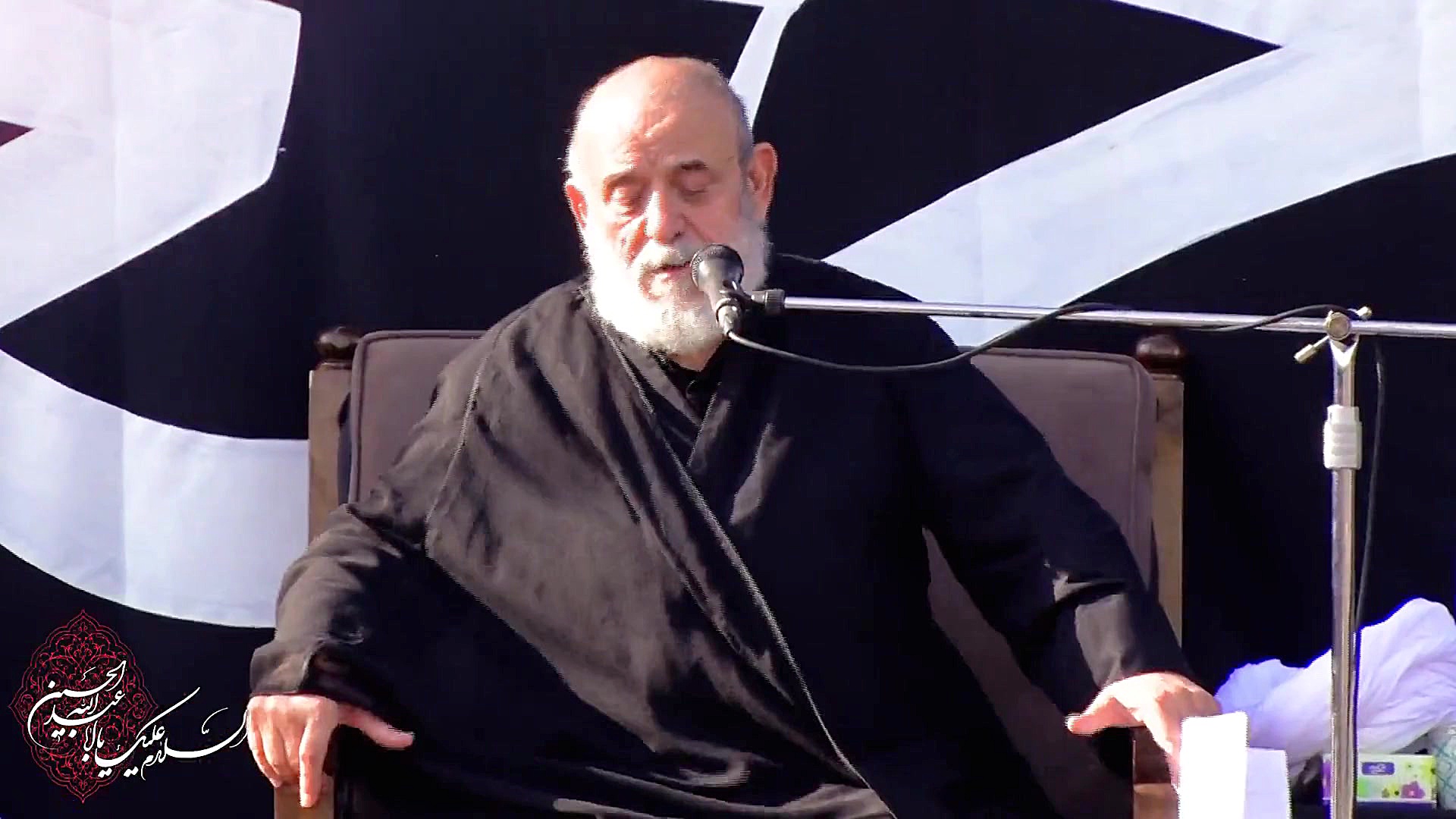 با شمشیر و نیزه اومدین استقبال...