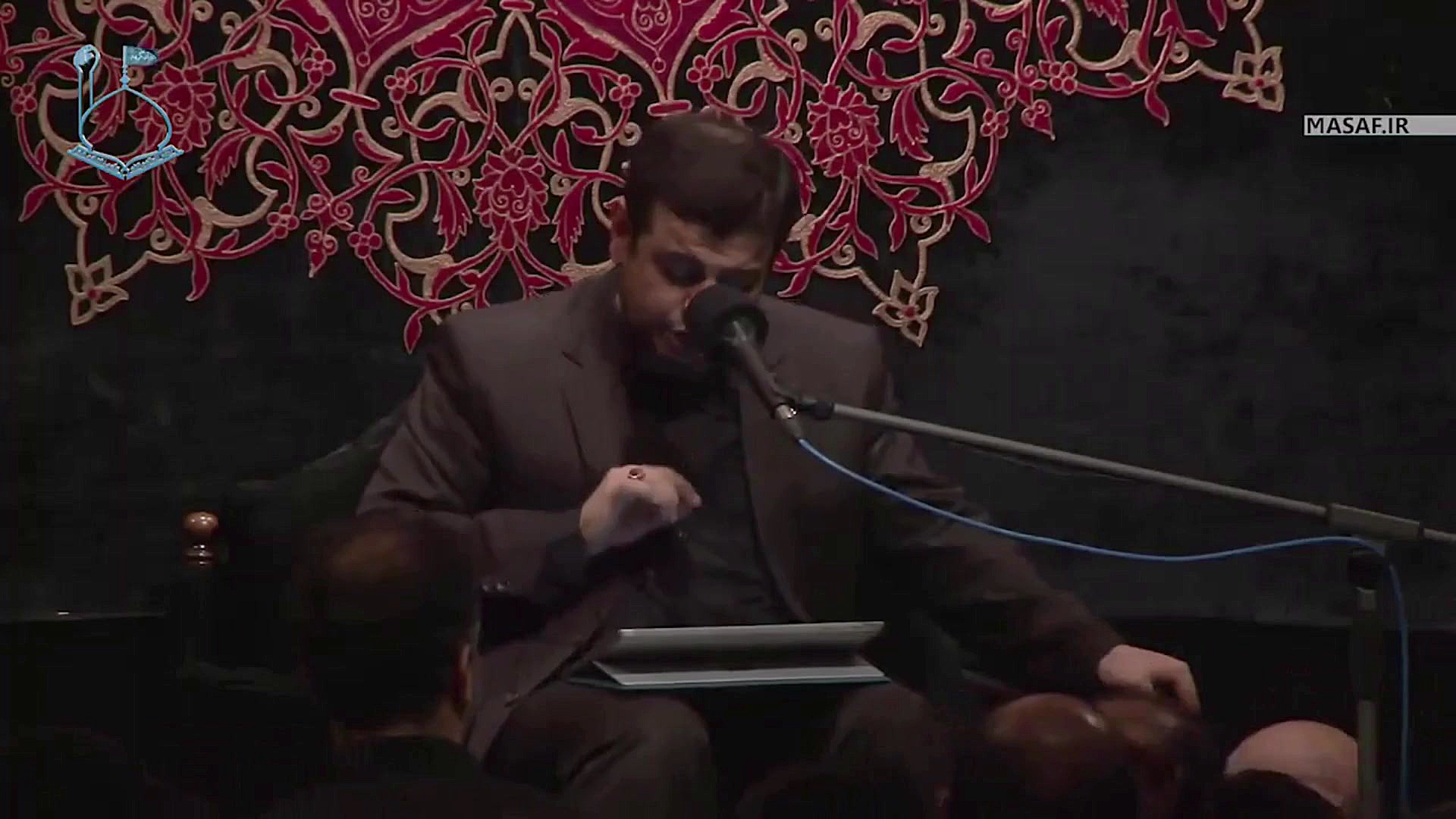 شعرخوانی رائفی پور برای حضرت ع...