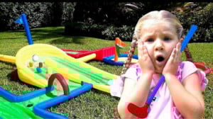 دیانا و روما :: بازی با اسباب...