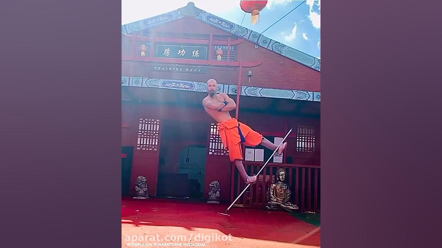 استاد تعادل و زمین نخوردن