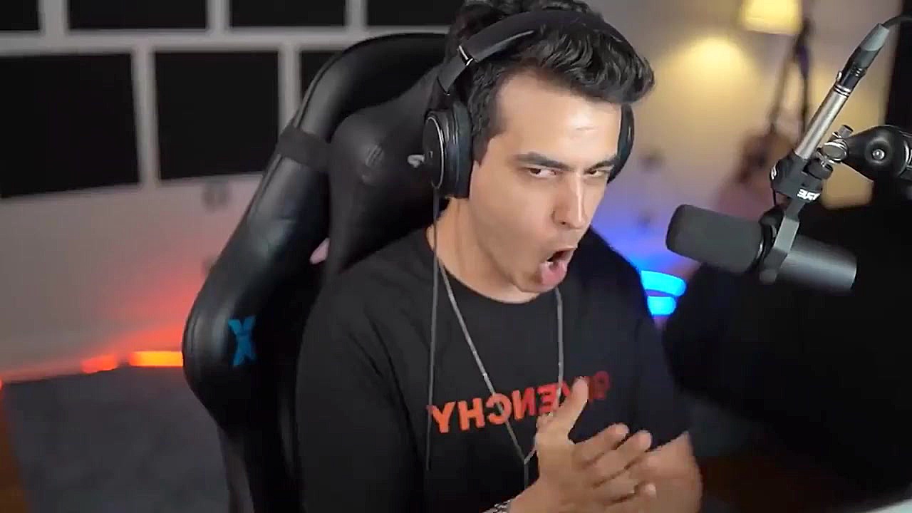 بازی Fall Guys با آریا کئوکسر...