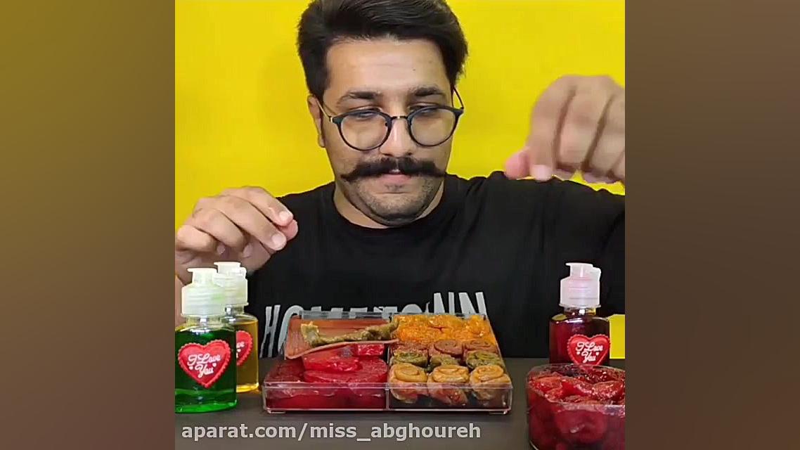 چالش غذا خوردن  چالش صدا غذا