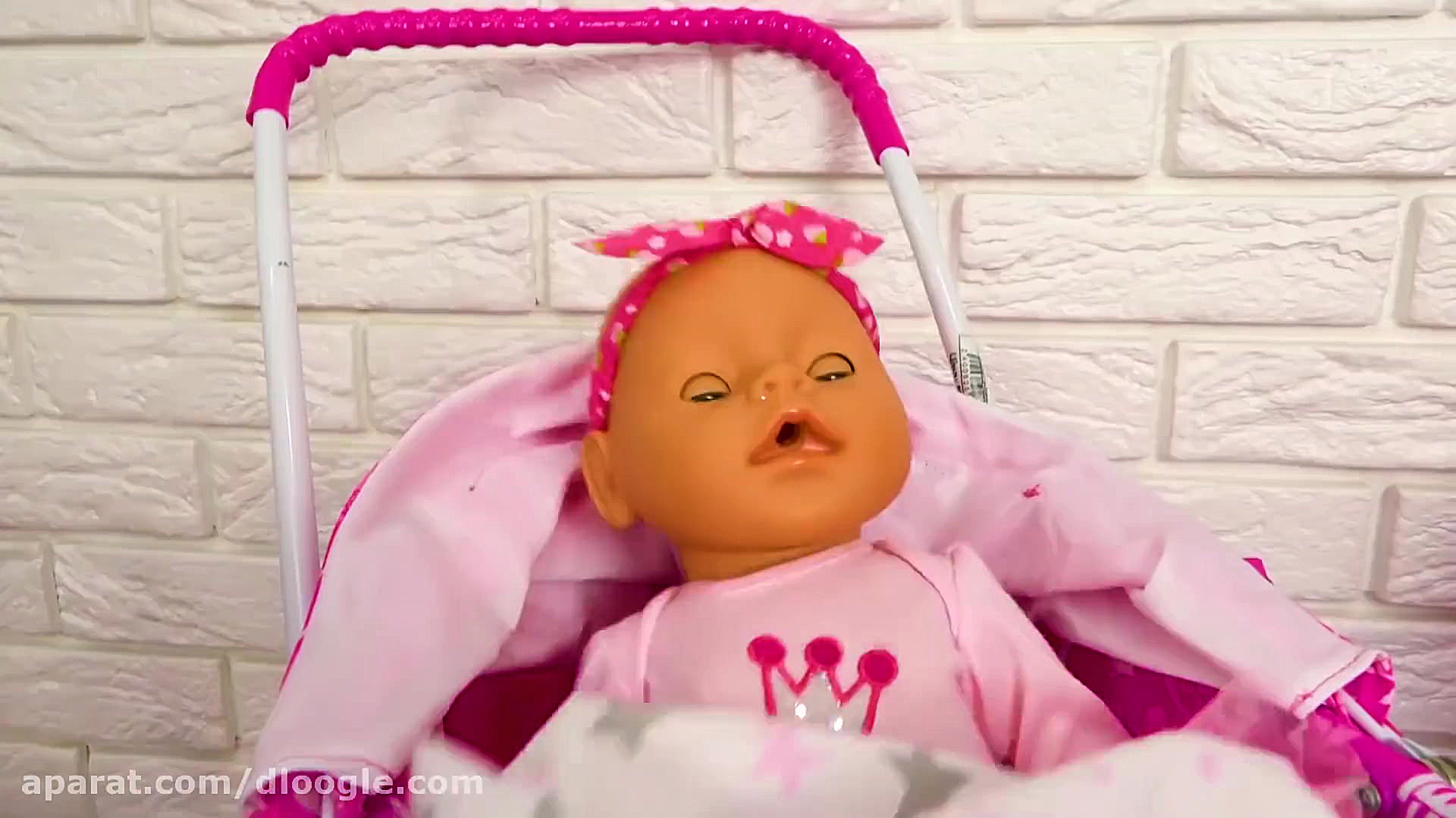 ماجراهای ساشا  ساشا در یک عروس...