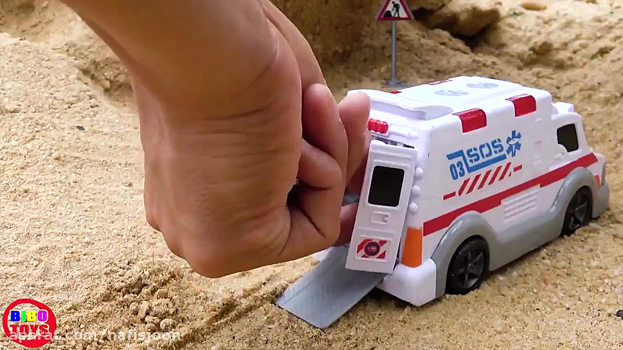 ماشین بازی کودکانه : آمبولانس...