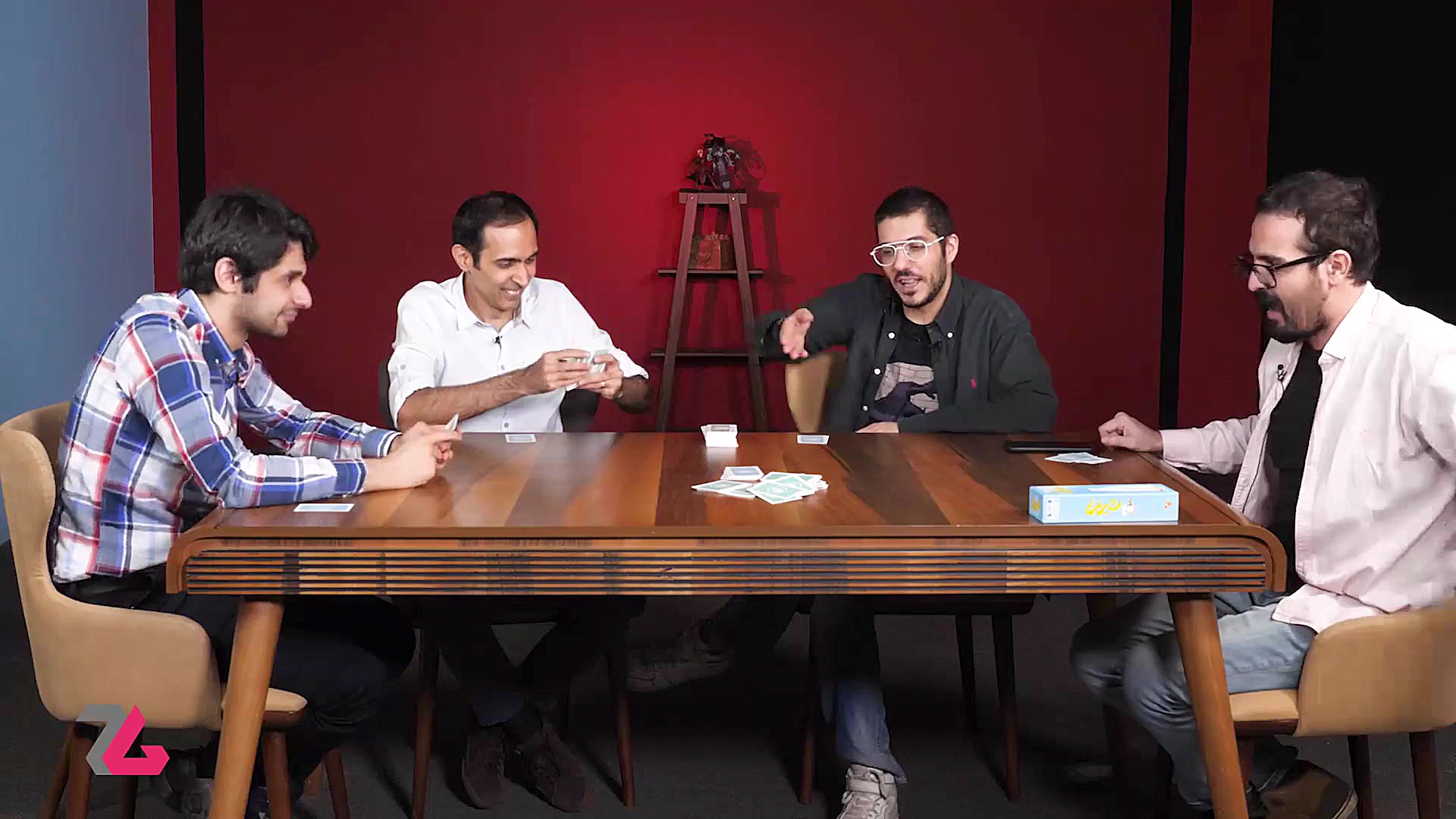 نیم نگاه رومیزی زومجی: شیر مرغ