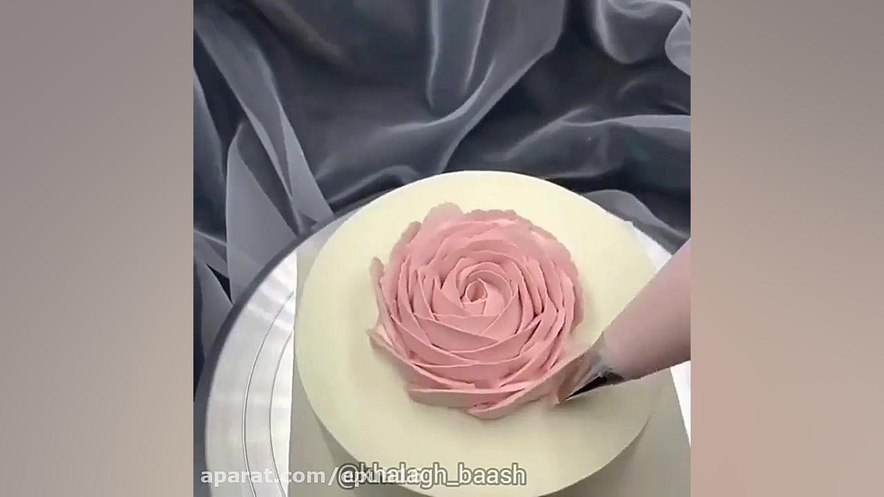 تزئین کیک با خامه