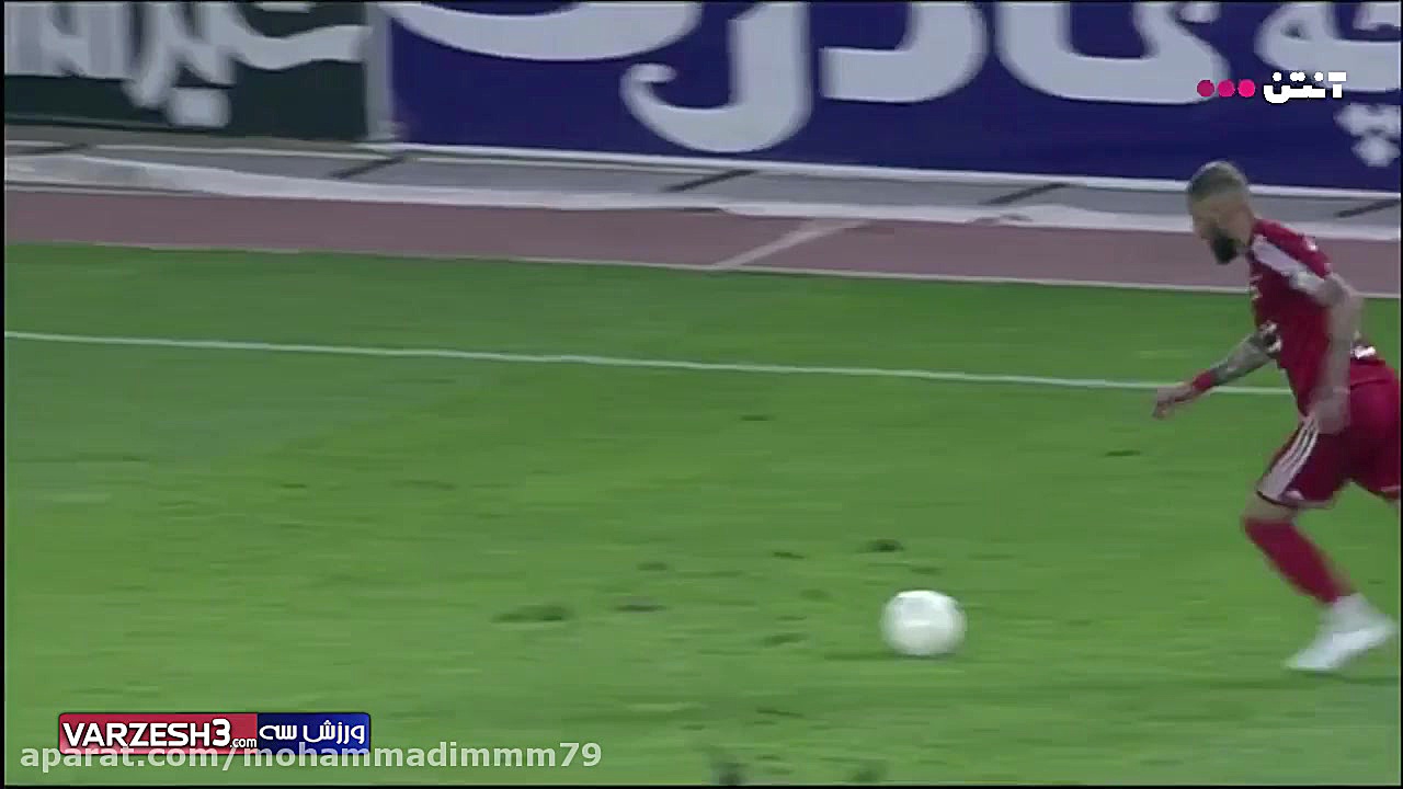 گل سوم تراکتور به استقلال توسط...