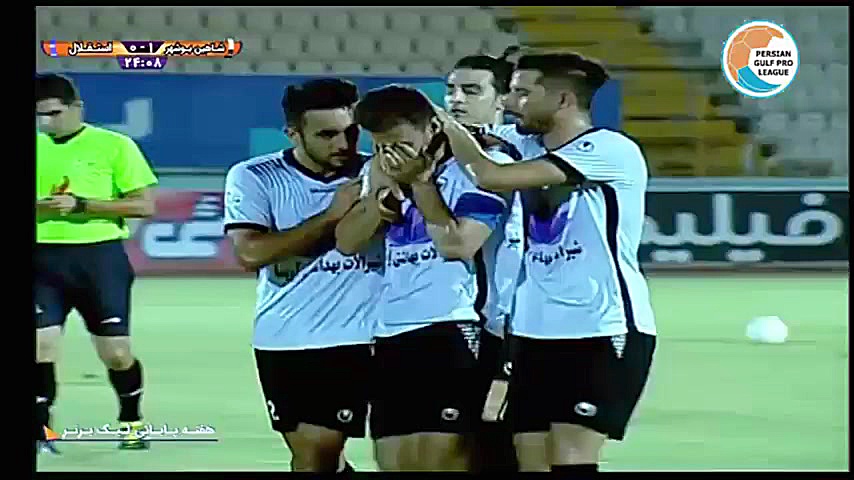 خلاصه بازی شاهین بوشهر 1 4 است...