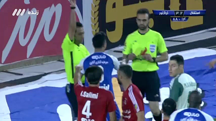 دو صحنه مشکوک به پنالتی برای ا...