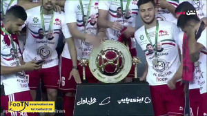 مراسم اهدای جام قهرمانی به باش...