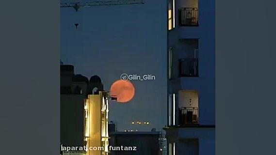 ماه و خورشید در یک مدار