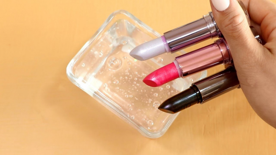 اسلایم شفاف و لوازم میکاپ