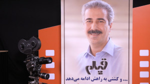و کشتی به راهش ادامه می دهد......