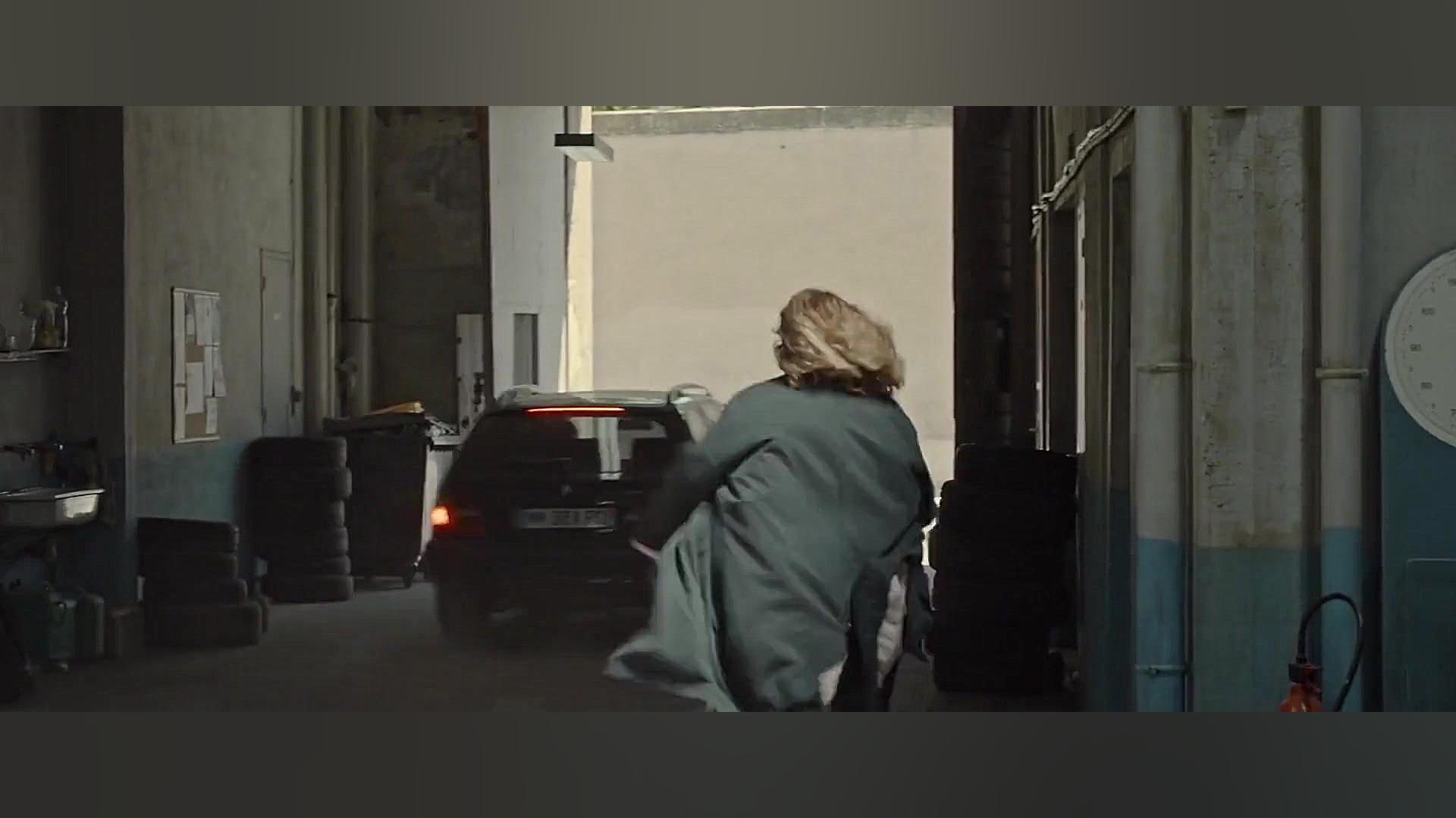 دانلود رایگان فیلم سینمایی گلو...