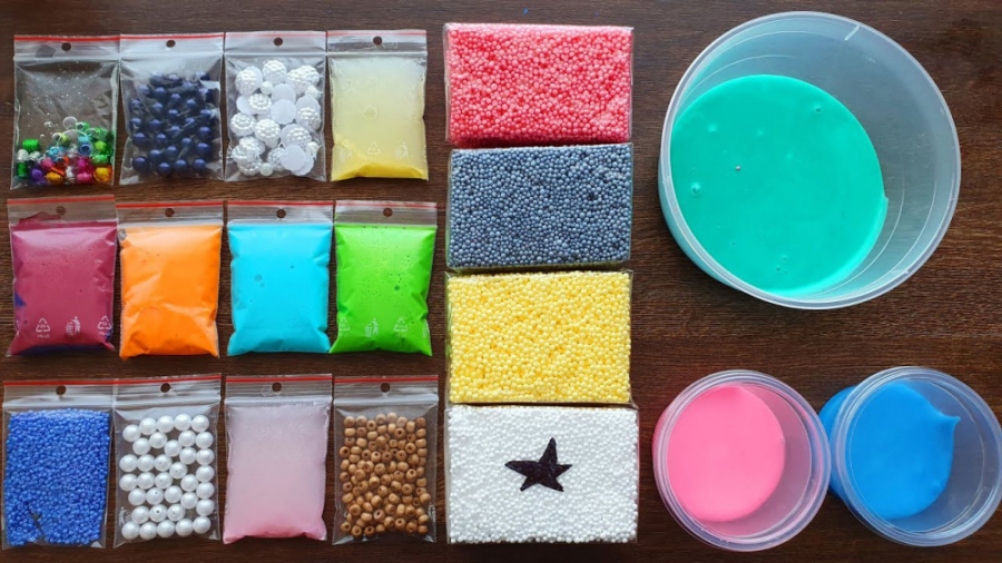 مخلوط اسلایم رنگی و مواد افزود...