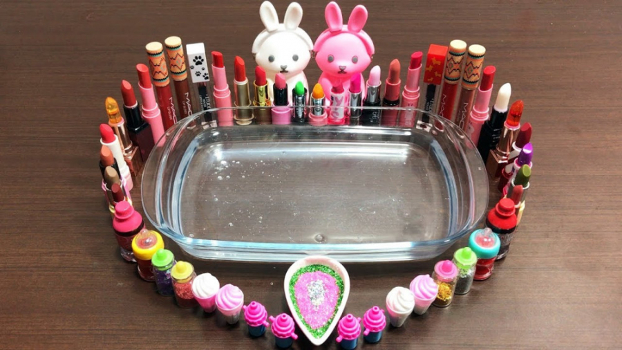 اسلایم شفاف و میکاپ و مواد افز...