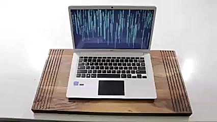 این روانی رو ببین با لپ‌تاپ پن...